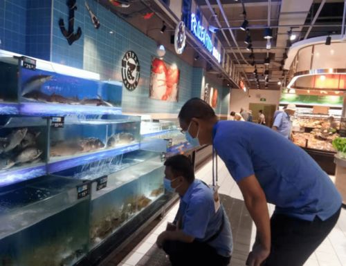玉溪市市場監督管理局積極開展 蟹卡 等時令商品經營行為專項整治活動